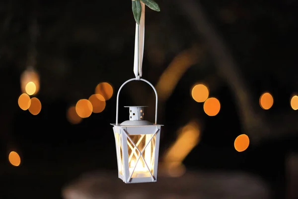 Bela Lanterna Mesa Madeira Jardim — Fotografia de Stock