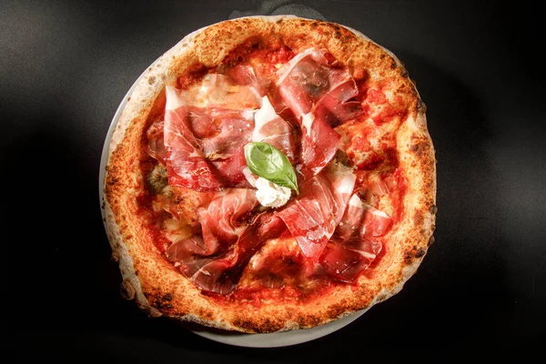 Pizza Italienne Sur Fond Sombre — Photo