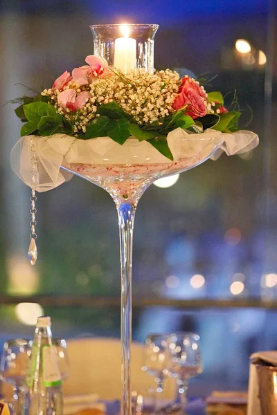 Çiçekli Düğün Masası — Stok fotoğraf