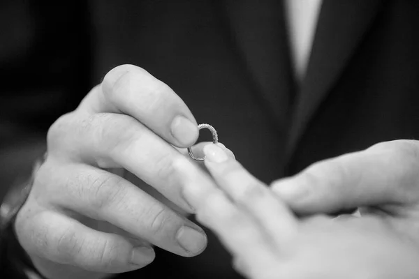 Wedding Rings Man Hands — Stock Photo, Image