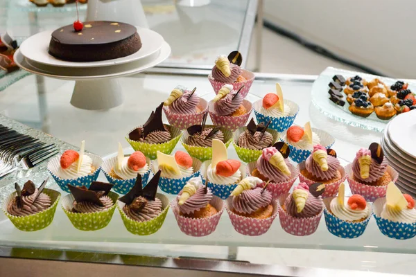 Une Variété Délicieux Desserts Dans Buffet — Photo