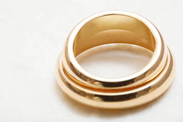 Perto Anéis Ouro Casamento — Fotografia de Stock