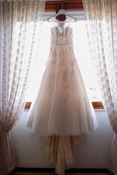 White Wedding Dress Window — Stock Photo, Image