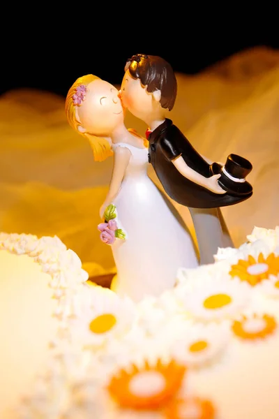 Bröllopstårta Med Brud Och Brudgum Siffror — Stockfoto