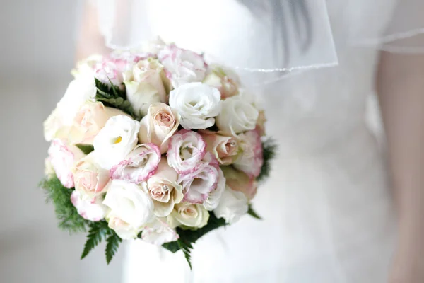 Bouquet Mariée Roses Blanches Main — Photo