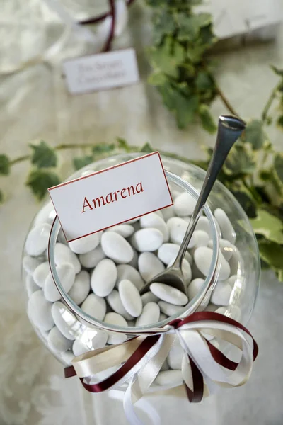 Sluiten Van Gesuikerde Amandelen Bruiloft Dessert — Stockfoto