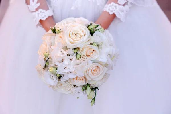 Sposa Possesso Bouquet Sposa — Foto Stock