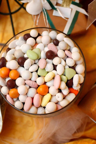 Много Разнообразных Шоколадных Пралинов — стоковое фото