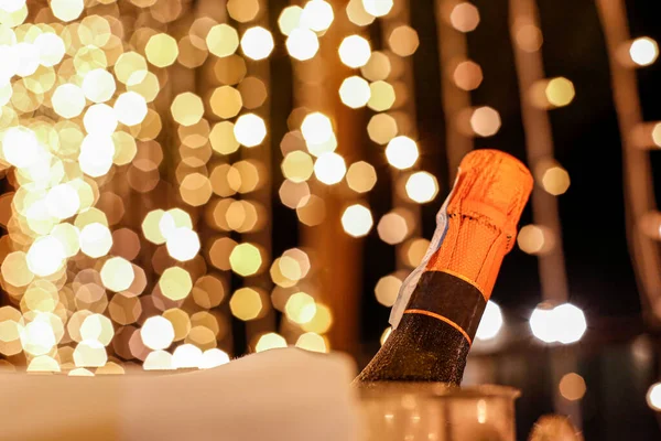 Пляшка Шампанського Фоном Боке — стокове фото