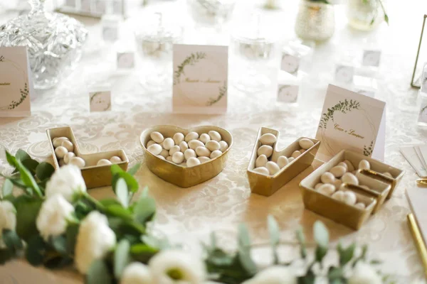 Decorazione Bianca Sul Tavolo Matrimonio — Foto Stock