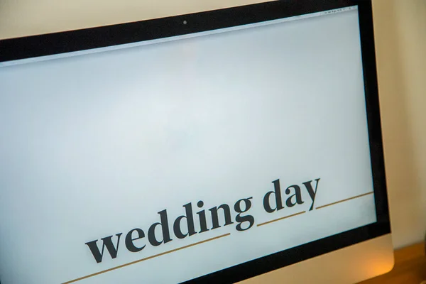 Ημέρα Γάμου Στην Οθόνη Του Φορητού Υπολογιστή — Φωτογραφία Αρχείου