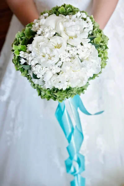 Plan Mariage Sur Beau Bouquet Fleurs Blanches — Photo