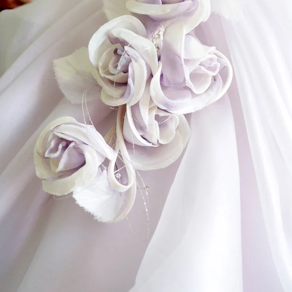 Свадебное Оформление Белых Розовых Роз — стоковое фото