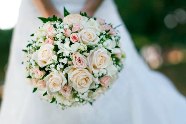 Kytice Květin Nevěstě — Stock fotografie