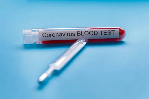 Éprouvette Sang Thermomètre Autres Articles Liés Coronavirus Isolée Sur Fond — Photo