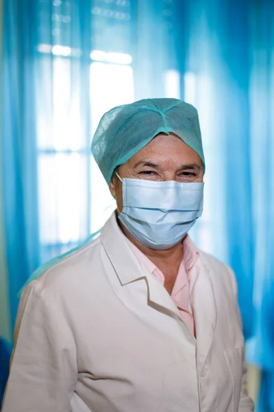 Portrait Doctor Wearing Face Mask — Stock Photo, Image