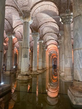 Antik İstanbul şehri, hindi. Eski cami bir Roma tapınağıdır. 