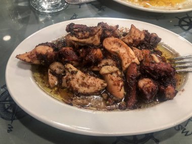 Lezzetli Asya yemeklerinin yakın görüntüsü 