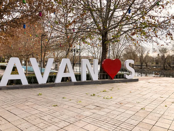 Türkiye Deki Avanos Kentinin Adını Oluşturan Bir Meydana Büyük Harfler — Stok fotoğraf