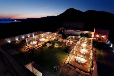 Gece düğün için en iyi yer.