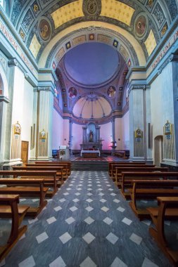 Eski kilisenin içi, Chiesa di San Giorgio, Tresnuraghes, İtalya 