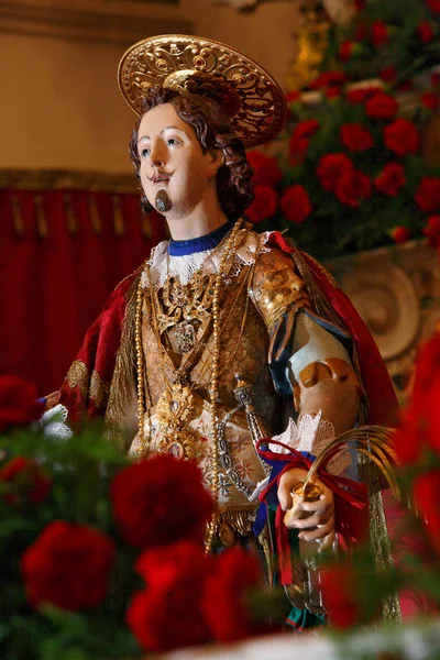 Статуя Святого Еффіціо Фестиваль Сант Ефісіо Кальярі Сардинія — стокове фото