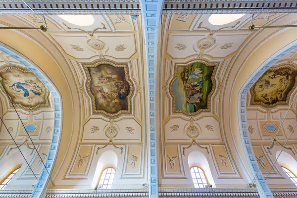 Εσωτερικό Του Καθεδρικού Ναού Του Αγίου Pietro — Φωτογραφία Αρχείου