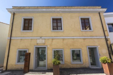 Korfu köyündeki tipik bir ev.