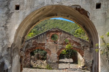 San Vito 'daki kilisenin kalıntıları - Sardegna