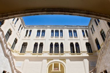 Cagliari belediye binasının manzarası