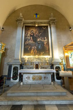 Kilisenin iç güzelliği, Chiesa di San Giuseppe, Sassari, İtalya    