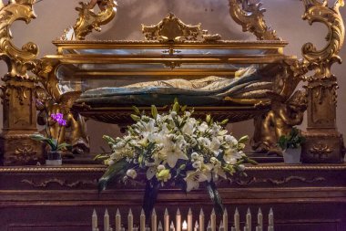 Kilisenin iç güzelliği, Chiesa di San Giuseppe, Sassari, İtalya    