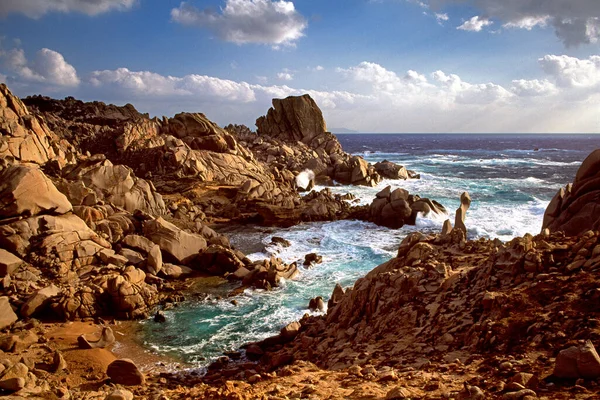Kayalık Deniz Sahil Güzel Manzara — Stok fotoğraf