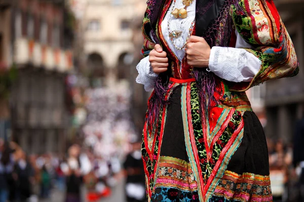 Gewassen Foto Van Vrouw Traditioneel Kostuum — Stockfoto