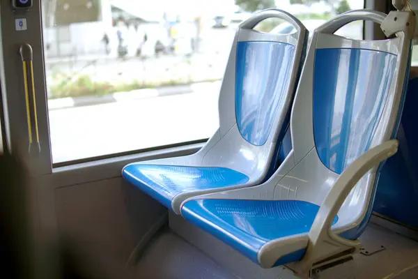 Yeni modern otobüsün içi