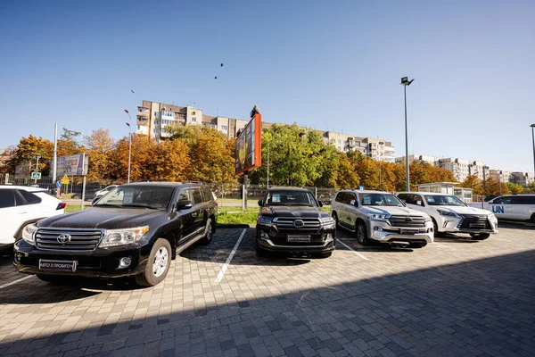 Lviv Ucraina Ottobre 2022 Toyota Land Cruiser Auto Showroom Concessionario — Foto Stock