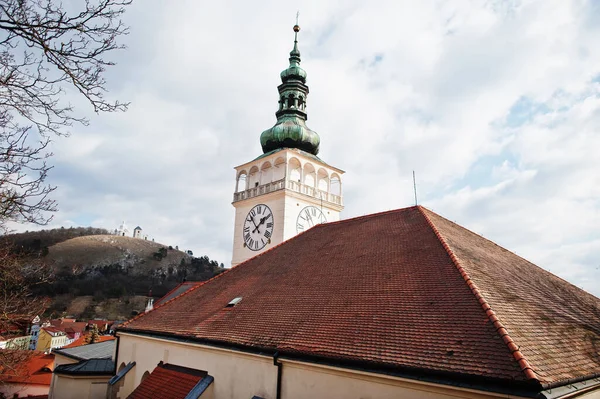 Pohled Historický Mikulovský Hrad Hodinová Věž Moravě Jihomoravský Kraj — Stock fotografie