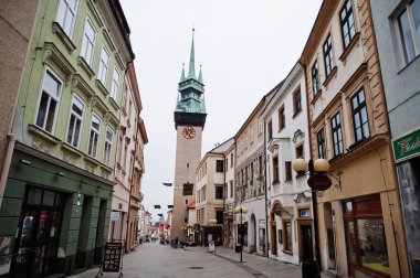 Znojmo, Çek Cumhuriyeti - 02 Nisan 2022 Belediye Binası Kulesi, Znojmo, Güney Moravya, Çek Cumhuriyeti.