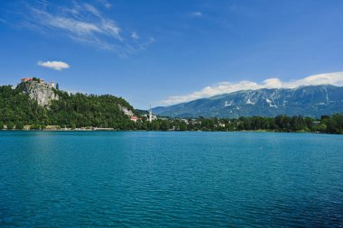 Slovenya, Bled Gölü ile Güzel Kanlı Kale Manzarası.