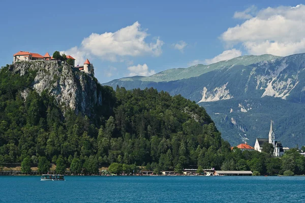 Pemandangan Kastil Berdarah Yang Indah Dengan Danau Bled Slovenia — Stok Foto