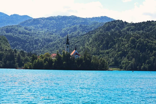 Озеро Бледі Церквою Марії Успіння Маленькому Острові Словенія — стокове фото