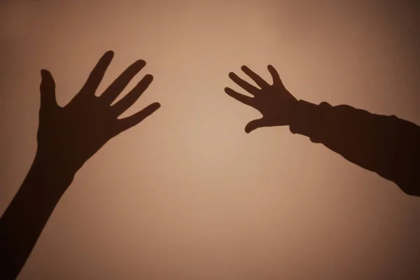 Elin Gölgesi Parmaklar Duvarda — Stok fotoğraf