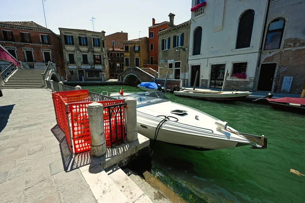 Canal Avec Bateaux Venise Italie Fondamenta Rue Condulmer — Photo