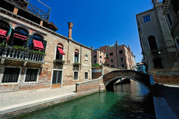 Kanal Mit Brücke Venedig Italien — Stockfoto
