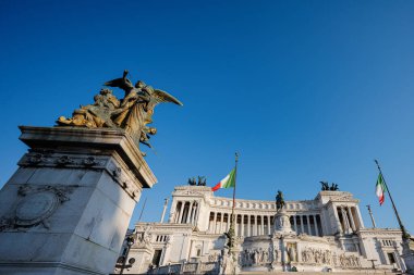 İtalya 'daki Piazza Venezia' daki Vittorio veya Victor Emanuele Ulusal Anıtı. Vittoriano ya da Altare della Patria, Anavatan Sunağı.