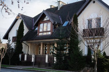 Bahçesi olan güzel bir ev..