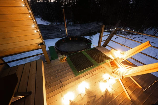Wooden Barrel Hot Tub Terrace Cottage Winter Night Scandinavian Bathtub — Stock Photo, Image