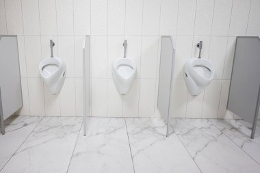 Alışveriş merkezinde hijyen. Umumi tuvaletler.. 