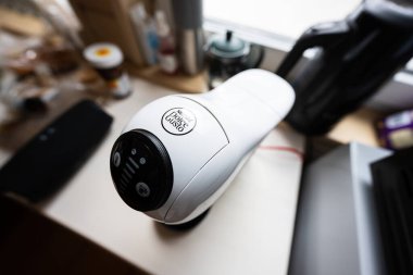 Ivano-Frankivsk, Ukrayna - Mart 2023: Nescafe Dolce Gusto kahve makinesi