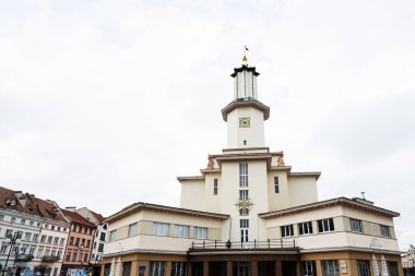 Ivano-Frankivsk, Ukrayna - Mart 2023: İvano-Frankivsk Belediye Binası.